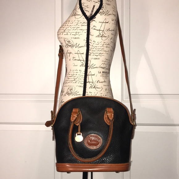 VINTAGE DOONEY & BOURKE NORFOLK SHOULDER BAG - Picture 1 of 8